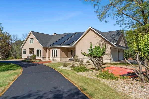 $1,199,000 | 2345 South Oak Drive, Red Wing, MN 55066