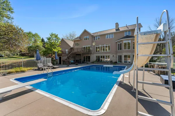 $1,199,000 | 2345 South Oak Drive, Red Wing, MN 55066