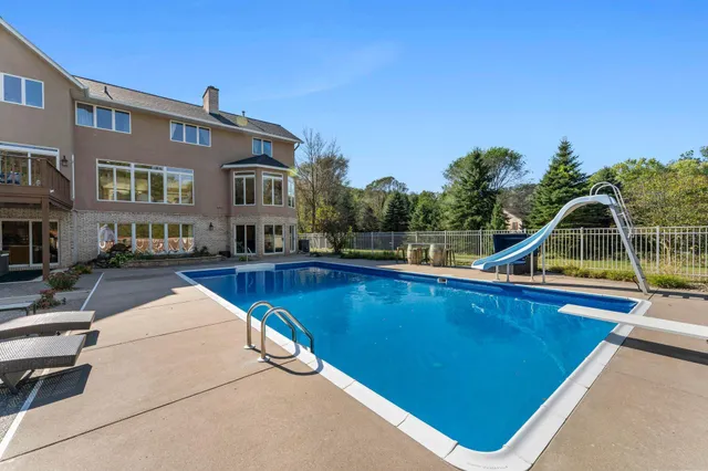 $949,900 | 2345 South Oak Drive, Red Wing, MN 55066