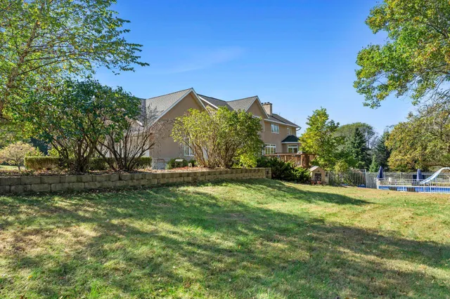 $949,900 | 2345 South Oak Drive, Red Wing, MN 55066