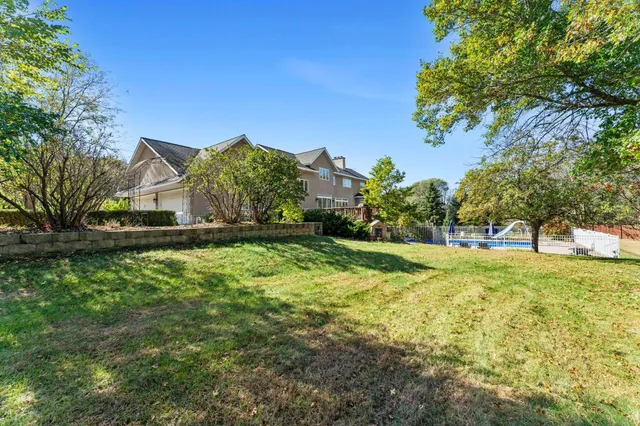 $949,900 | 2345 South Oak Drive, Red Wing, MN 55066