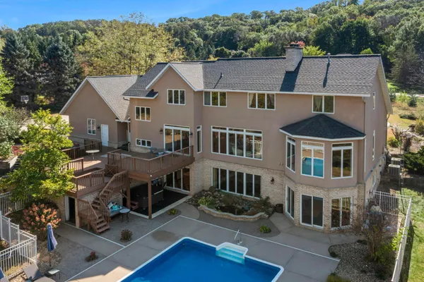 $1,199,000 | 2345 South Oak Drive, Red Wing, MN 55066