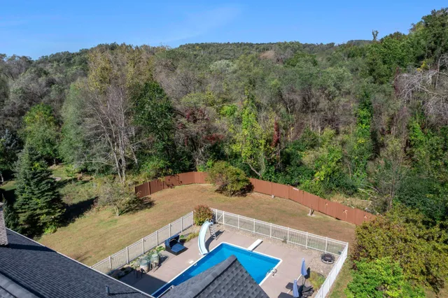 $949,900 | 2345 South Oak Drive, Red Wing, MN 55066