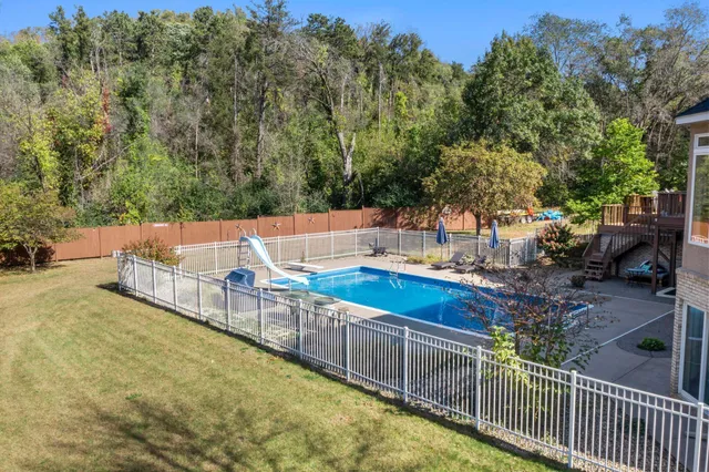 $949,900 | 2345 South Oak Drive, Red Wing, MN 55066