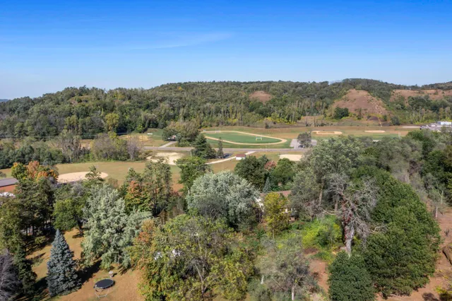 $949,900 | 2345 South Oak Drive, Red Wing, MN 55066