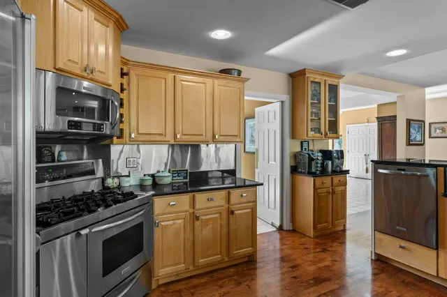 $949,900 | 2345 South Oak Drive, Red Wing, MN 55066