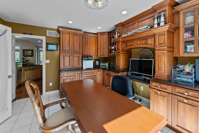 $949,900 | 2345 South Oak Drive, Red Wing, MN 55066