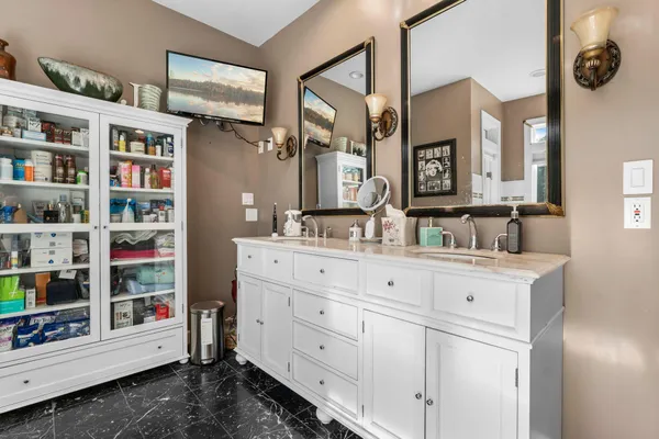 $1,199,000 | 2345 South Oak Drive, Red Wing, MN 55066