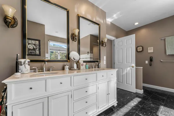 $1,199,000 | 2345 South Oak Drive, Red Wing, MN 55066