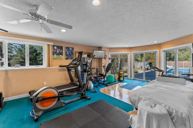 $949,900 | 2345 South Oak Drive, Red Wing, MN 55066