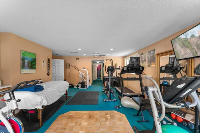 $949,900 | 2345 South Oak Drive, Red Wing, MN 55066