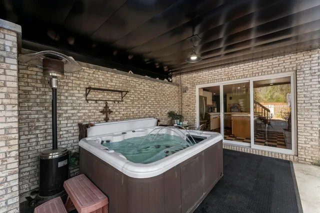 $949,900 | 2345 South Oak Drive, Red Wing, MN 55066