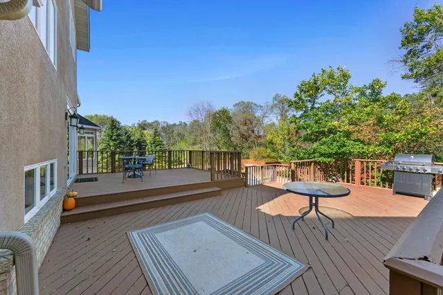 $949,900 | 2345 South Oak Drive, Red Wing, MN 55066