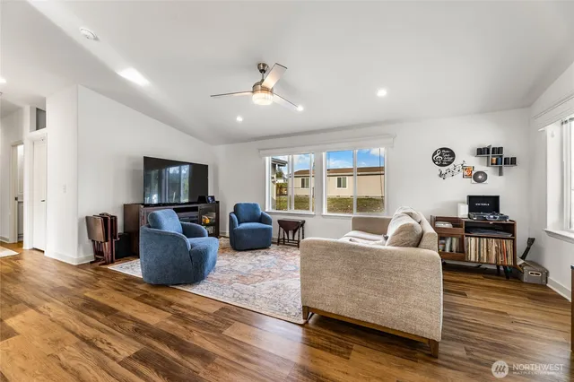 $349,950 | 1736 Timber Street, Unit 115, Enumclaw, WA 98022