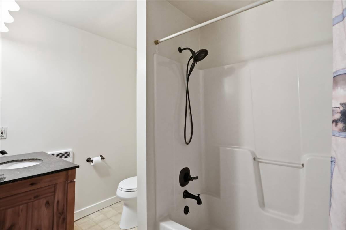 24105 Raven Rock Road Smithsburg, MD 21783 - Photo 15 of 51 Full Bathroom