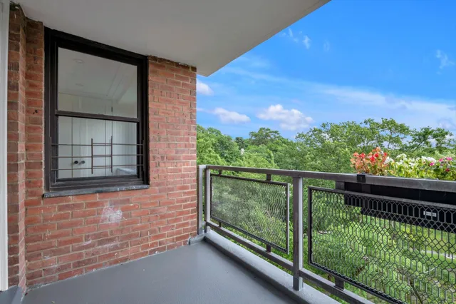 $749,999 | 4705 Henry Hudson Parkway West, Unit 6J | Riverdale