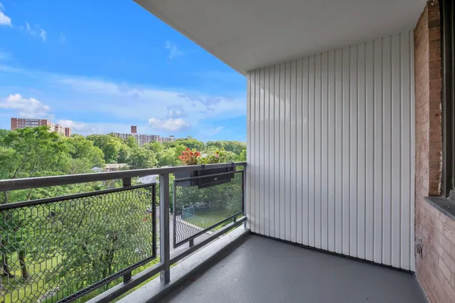 $749,999 | 4705 Henry Hudson Parkway West, Unit 6J | Riverdale