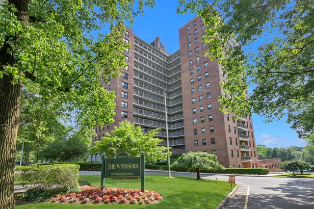 $749,999 | 4705 Henry Hudson Parkway West, Unit 6J | Riverdale