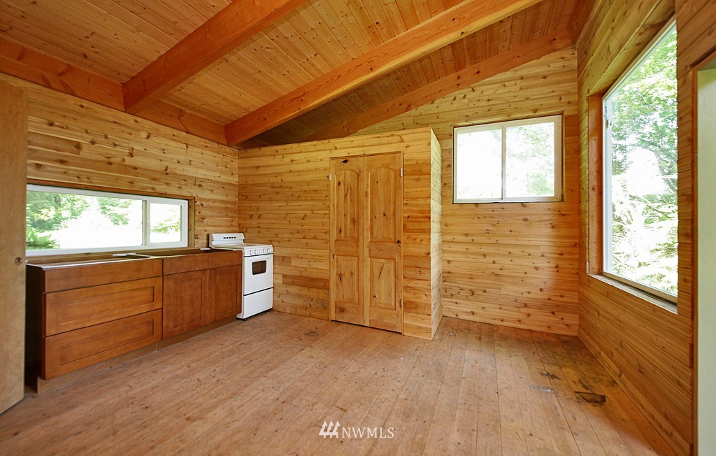 4659 Handy Road Clinton, WA 98236 - Photo 19 of 25 Gallery Image 19