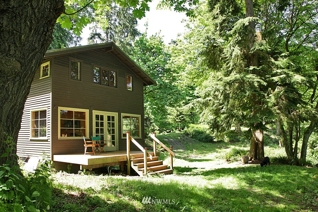 4659 Handy Road Clinton, WA 98236 - Photo 3 of 25 Gallery Image 3