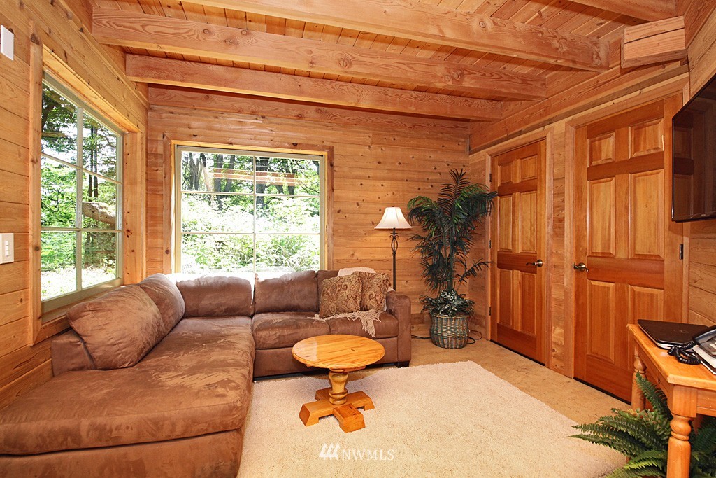 4659 Handy Road Clinton, WA 98236 - Photo 6 of 25 Gallery Image 6