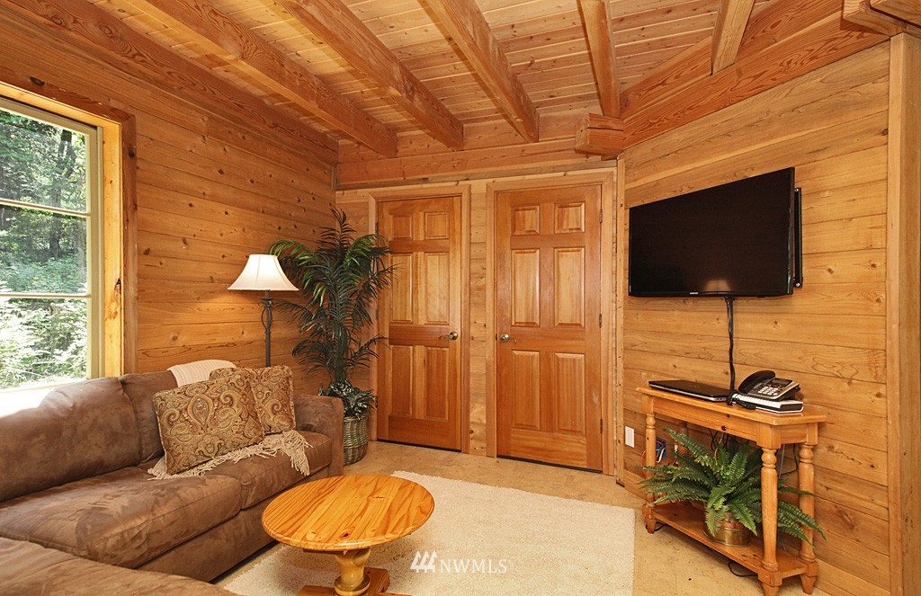 4659 Handy Road Clinton, WA 98236 - Photo 7 of 25 Gallery Image 7