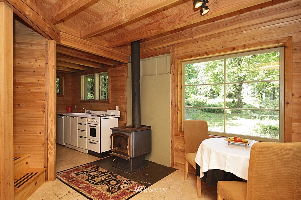 4659 Handy Road Clinton, WA 98236 - Photo 9 of 25 Gallery Image 9