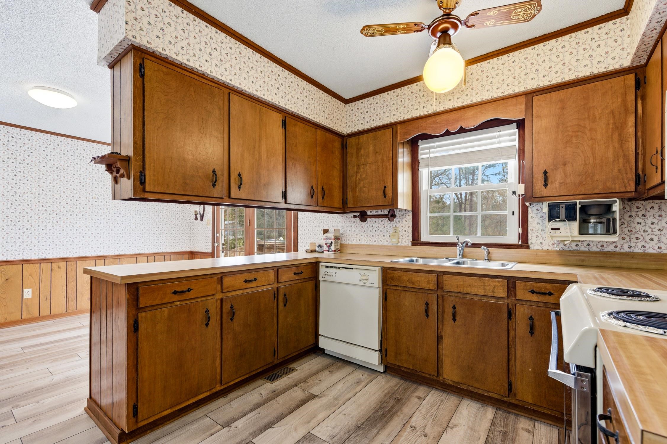 3955 Juniper Bay Road Conway, SC 29527 - Photo 10 of 38