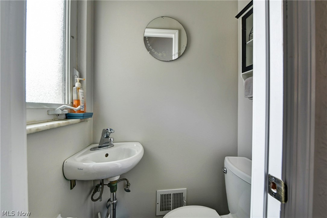 3732 West Park Road Cleveland, OH 44111 - Photo 13 of 35 Gallery Image 13