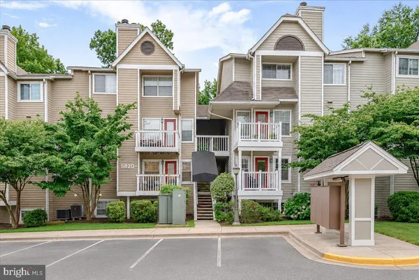$3,300 | 5820 Inman Park Circle, Unit 220, Rockville, MD 20852
