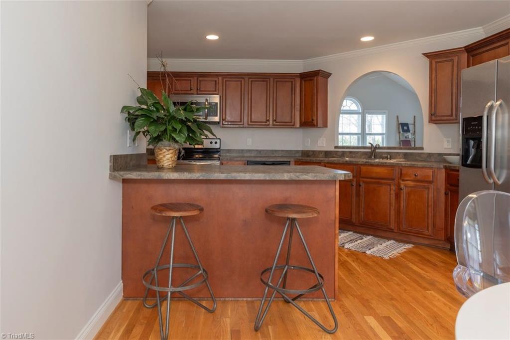 3149 Clear Ridge Drive Trinity, NC 27370 - Photo 20 of 50 Eat at bar