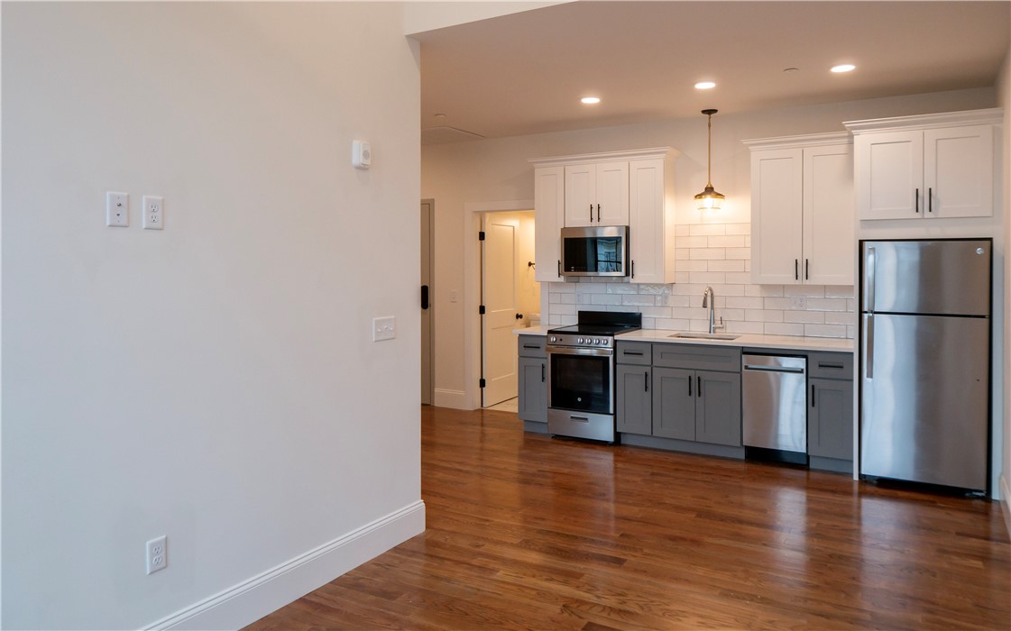 15 Cranston Avenue, Unit 22 Newport, RI 02840 - Photo 1 of 19