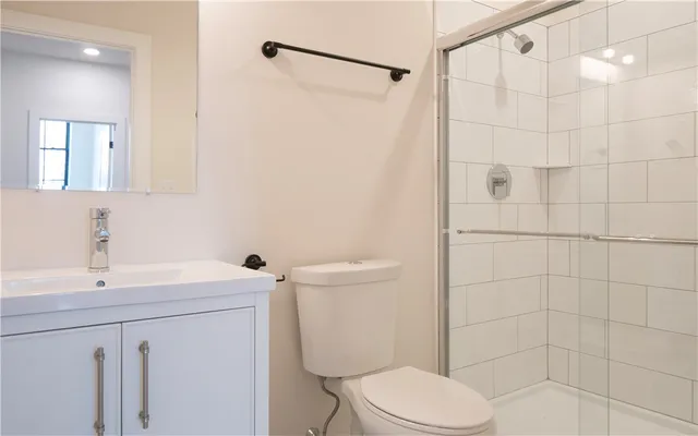 $2,200 | 15 Cranston Avenue, Unit 22, Newport, RI 02840