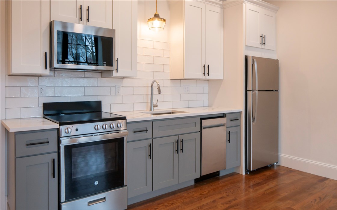 15 Cranston Avenue, Unit 22 Newport, RI 02840 - Photo 6 of 19