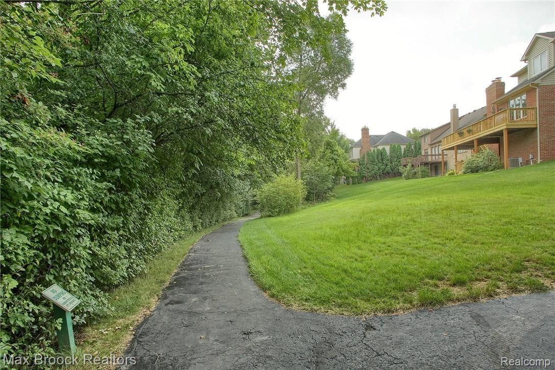 30755 Country Ridge Circle Farmington, MI 48331 - Photo 42 of 42 Community_Trail.jpg
