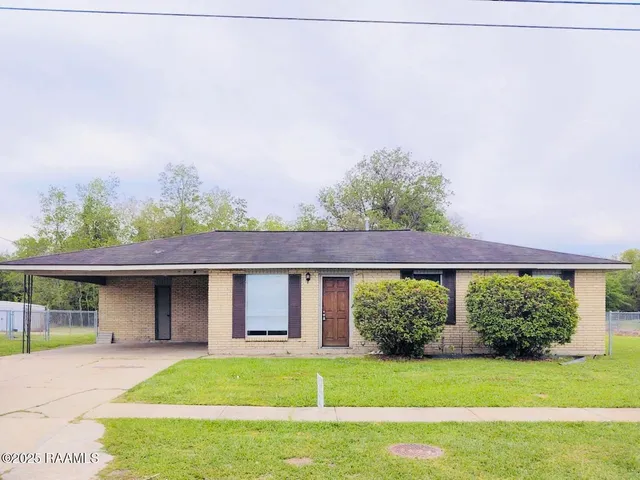 $1,400 | 118 Avondale Drive, Lafayette, LA 70506