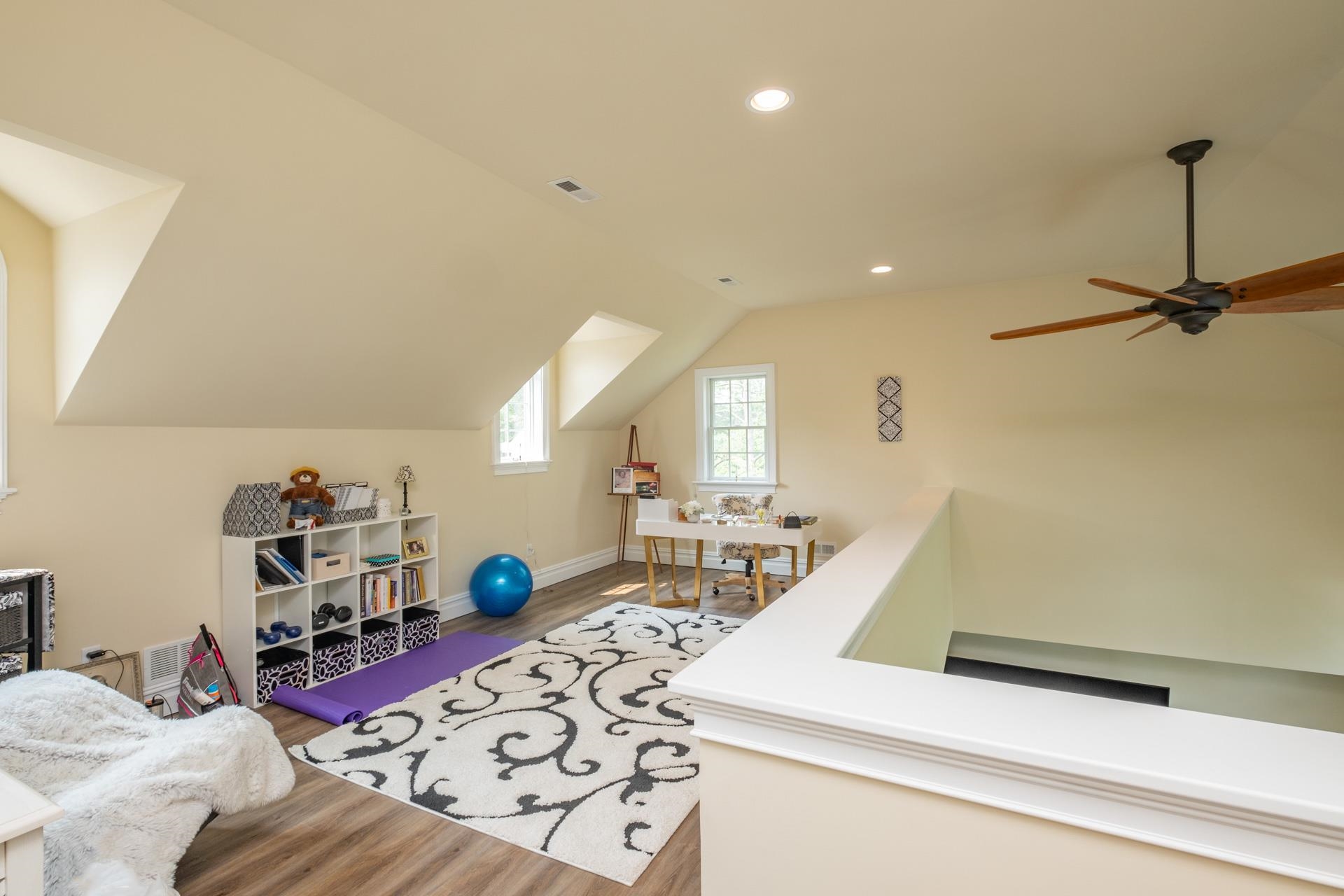 286 Riverside Drive Port Republic, NJ 08241 - Photo 28 of 50 a living room with furniture and a table