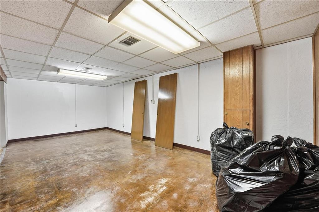 1302 North Whitney Road Independence, MO 64056 - Photo 25 of 43