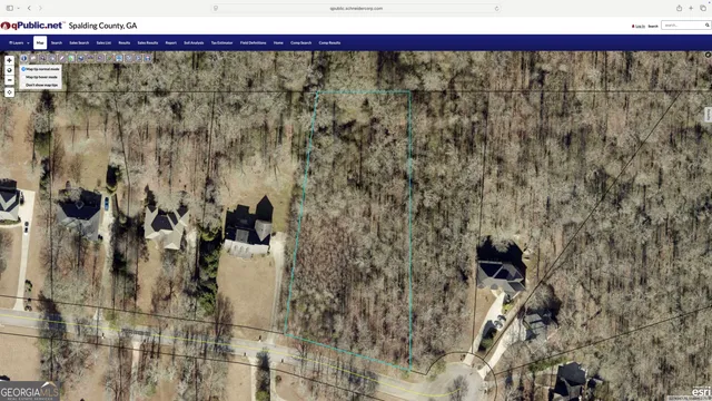 a view of a back yard of a building