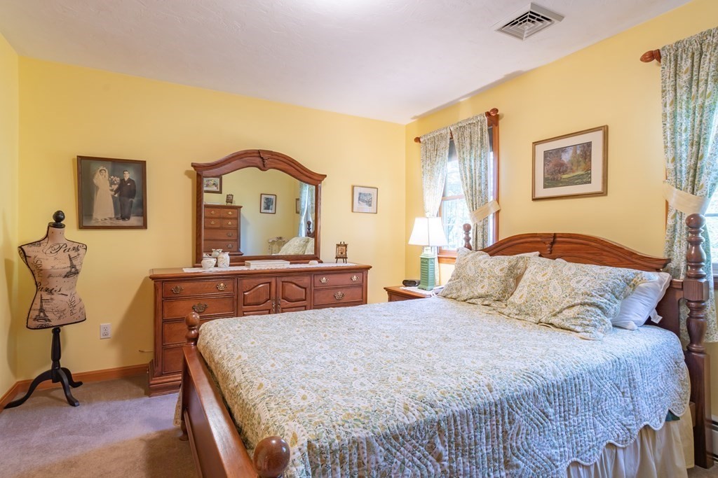 70 Townsend Harbor Road Lunenburg, MA 01462 - Photo 21 of 31 Gallery Image 21