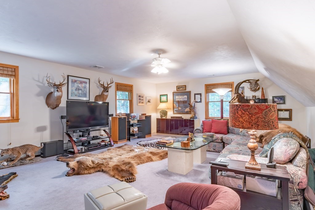 70 Townsend Harbor Road Lunenburg, MA 01462 - Photo 25 of 31 Gallery Image 25
