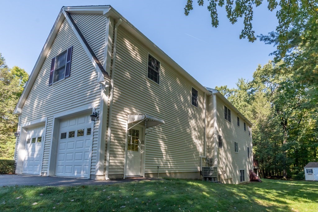 70 Townsend Harbor Road Lunenburg, MA 01462 - Photo 5 of 31 Gallery Image 5