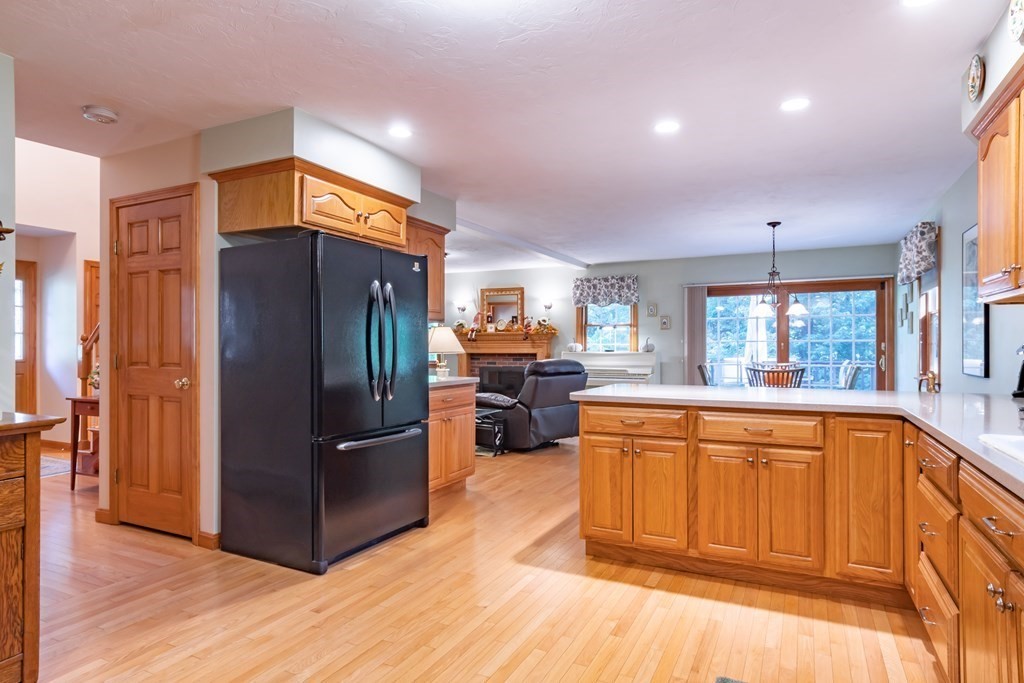 70 Townsend Harbor Road Lunenburg, MA 01462 - Photo 7 of 31 Gallery Image 7