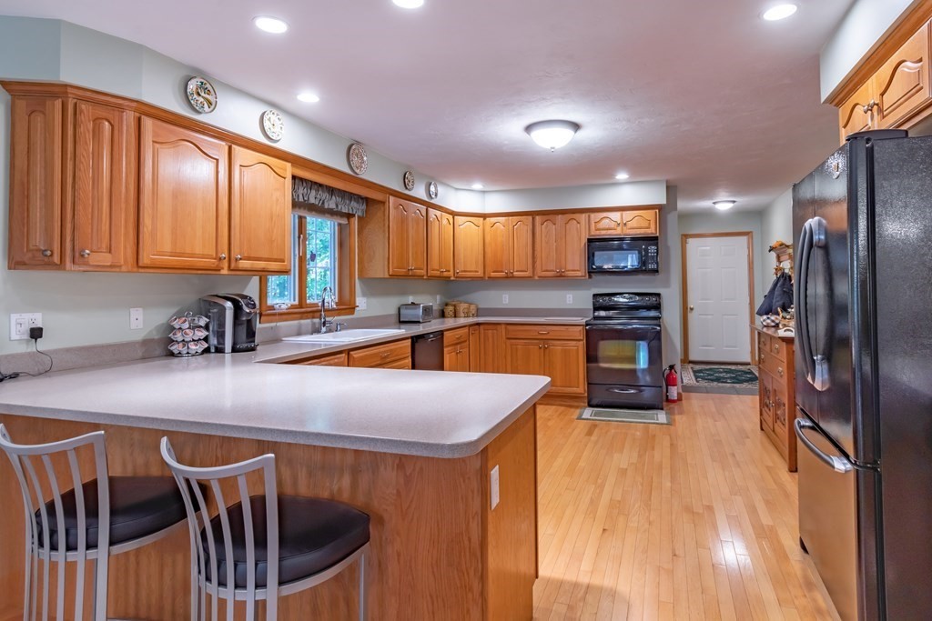 70 Townsend Harbor Road Lunenburg, MA 01462 - Photo 9 of 31 Gallery Image 9