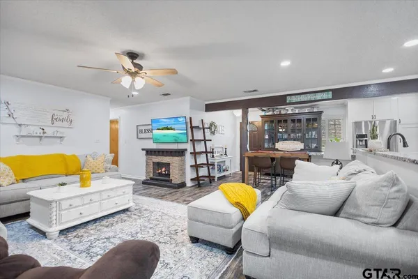 $339,900 | 107 Galloway Avenue, Naples, TX 75568