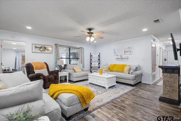 $339,900 | 107 Galloway Avenue, Naples, TX 75568