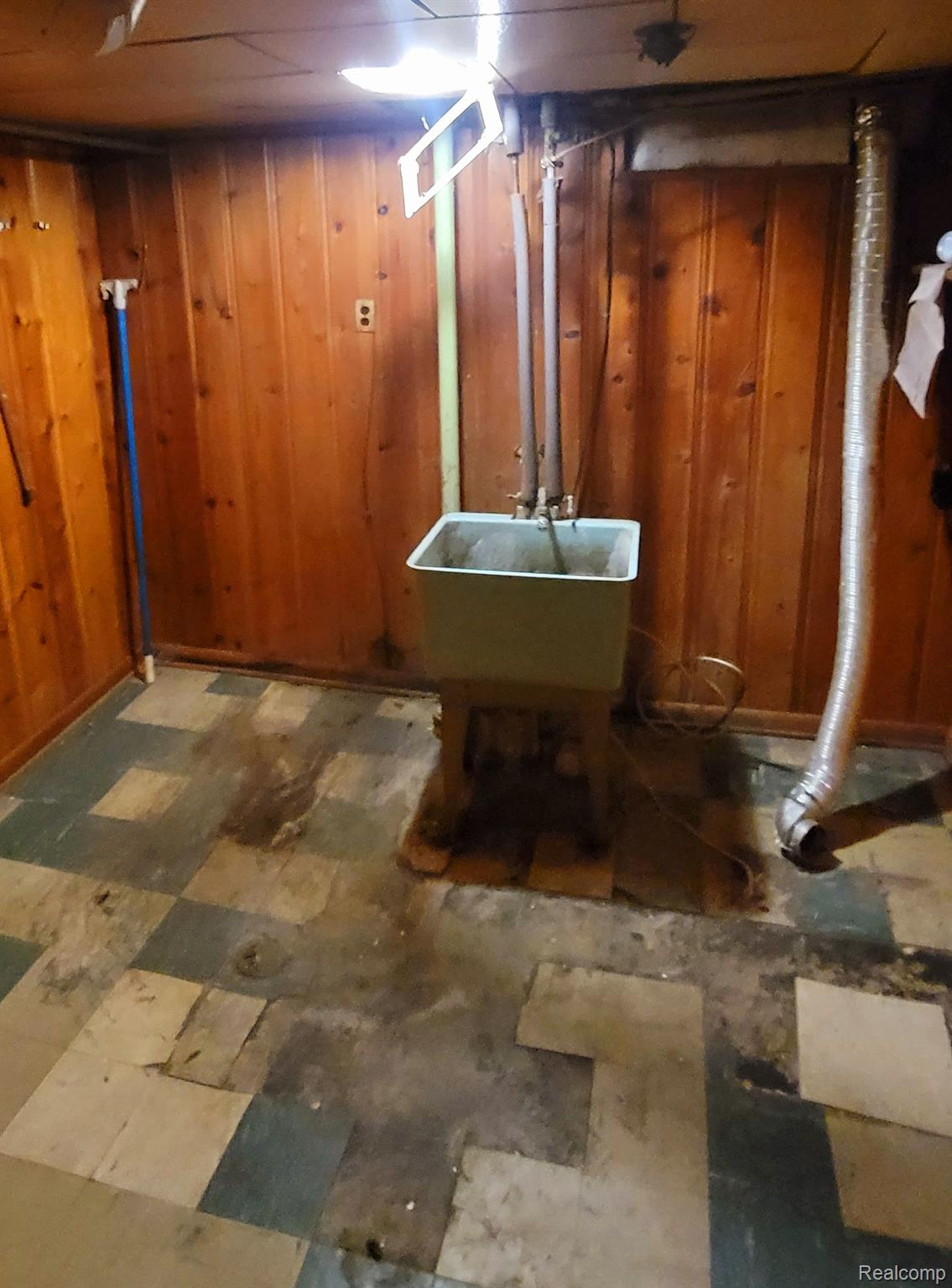 794 Patterson Court Inkster, MI 48141 - Photo 25 of 28 Laundry Room