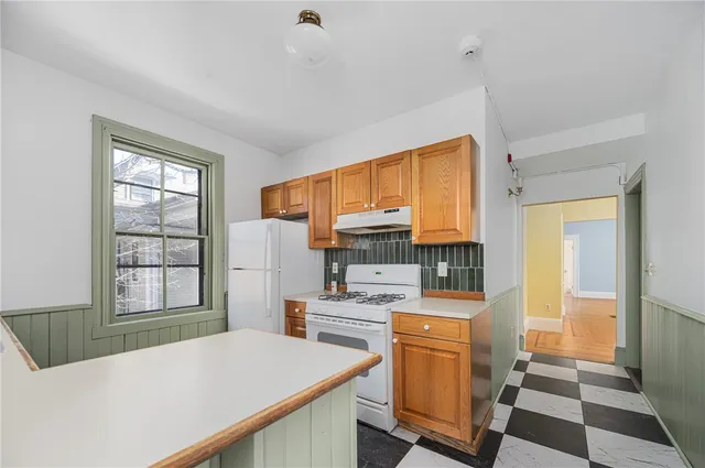 $2,300 | 89 Oak Street, Unit 2, Providence, RI 02909
