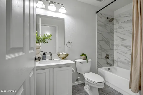 $325,000 | 1445 East Broadway Road, Unit 208, Tempe, AZ 85282