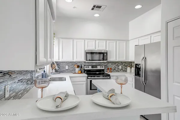 $325,000 | 1445 East Broadway Road, Unit 208, Tempe, AZ 85282